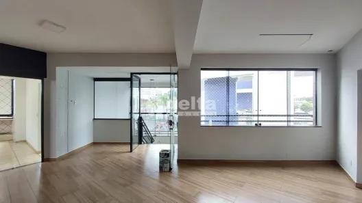 Ponto Comercial para alugar, 150m² no Saraiva, Uberlândia
