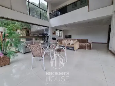Casa com 4 Quartos para alugar, 1500m² no Santa Lúcia, Vitória