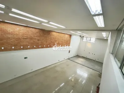 Ponto Comercial à venda, 590m² no Cazeca, Uberlândia