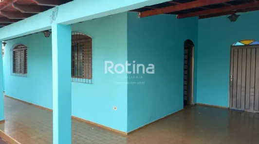 Casa com 3 Quartos à venda, 150m² no Santa Mônica, Uberlândia