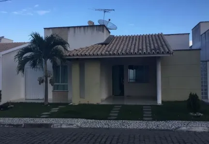 Casa de Condomínio com 3 Quartos para alugar, 160m² no SIM, Feira de Santana