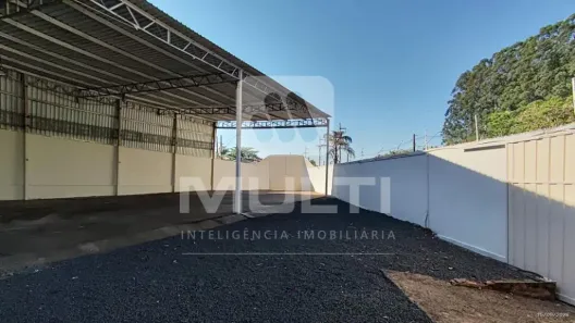 Casa com 1 Quarto para alugar, 410m² no São José, Uberlândia
