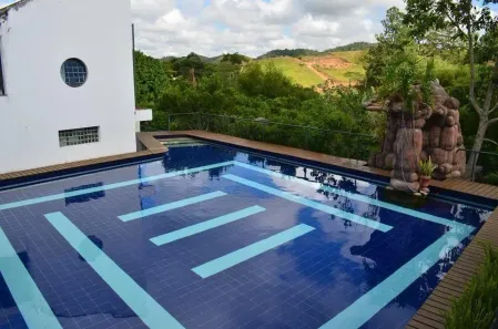 Fazenda/Sítio com 10 Quartos para alugar, 1368m² no Chácaras Guanabara, Guararema