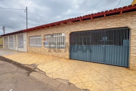 Casa com 3 Quartos à venda, 250m² no Taguatinga Norte, Brasília
