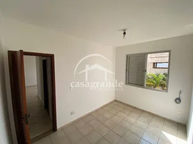 Apartamento com 3 Quartos para alugar, 81m² no Umuarama, Uberlândia