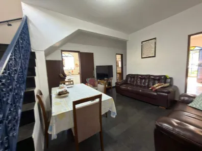 Casa com 6 Quartos à venda, 360m² no Barreiro, Belo Horizonte