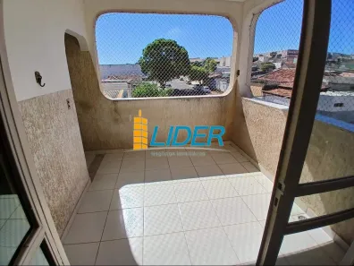 Apartamento com 3 Quartos para alugar, 188m² no Osvaldo Rezende, Uberlândia