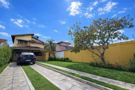 Sobrado com 3 Quartos à venda, 156m² no Martim de Sá, Caraguatatuba
