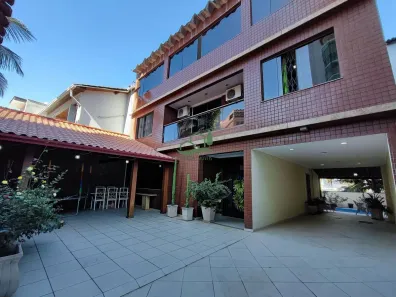 Casa com 4 Quartos à venda, 281m² no Jardim Vinte e Cinco de Agosto, Duque de Caxias