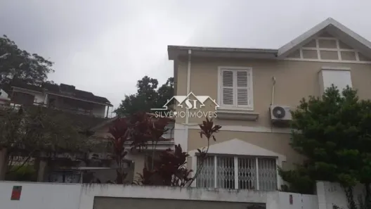 Casa com 3 Quartos à venda, 150m² no Valparaíso, Petrópolis