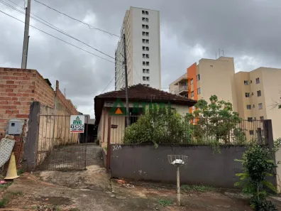 Casa com 1 Quarto à venda, 250m² no Vila Ipiranga, Londrina