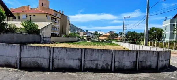 Lote/Terreno à venda, 553m² no Ingleses do Rio Vermelho, Florianópolis
