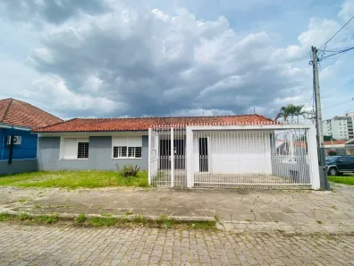 Casa com 2 Quartos para alugar, 250m² no Jardim Lindóia, Porto Alegre