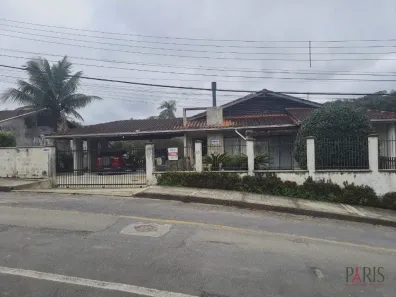 Casa com 3 Quartos à venda, 200m² no Bom Retiro, Joinville