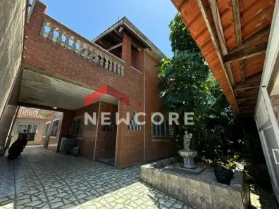 Sobrado com 5 Quartos à venda, 207m² no Corumba, Itanhaém