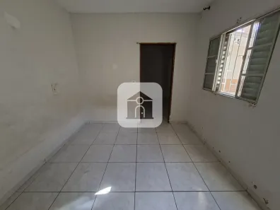 Casa com 1 Quarto para alugar, 35m² no Planalto, Uberlândia