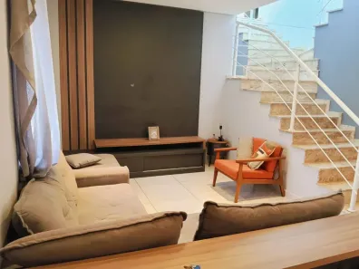 Sobrado com 3 Quartos para alugar, 122m² no Vila Areao, Taubaté