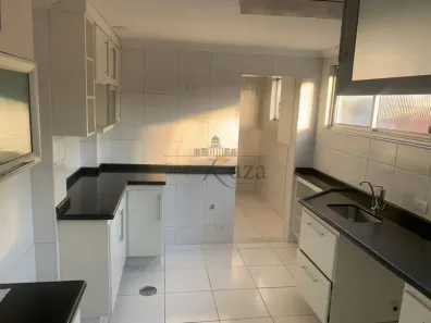 Apartamento com 3 Quartos para alugar, 120m² no Centro, São José dos Campos