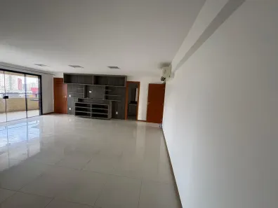 Apartamento com 4 Quartos para alugar, 171m² no São Brás, Belém
