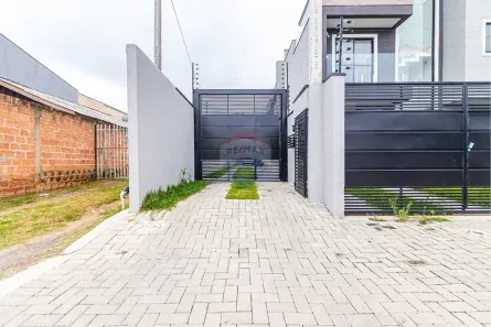 Sobrado com 3 Quartos à venda, 106m² no Uberaba, Curitiba