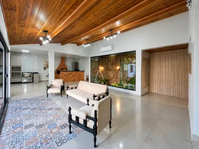 Casa com 3 Quartos para alugar, 204m² no Jardim Gisela, Toledo