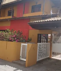 Casa com 5 Quartos para venda ou aluguel, 243m² no Centro, Campos dos Goytacazes