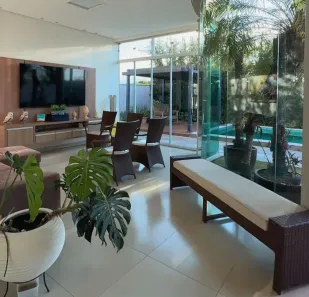 Sobrado com 4 Quartos à venda, 298m² no Jardim Colina, Uberlândia