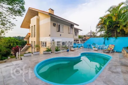 Casa com 3 Quartos à venda, 210m² no Espírito Santo, Porto Alegre
