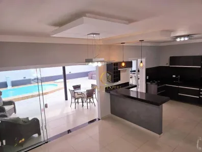 Casa de Condomínio com 5 Quartos à venda, 250m² no Loteamento Villa Branca, Jacareí
