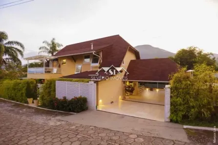 Casa de Condomínio com 4 Quartos para venda ou aluguel, 400m² no Itaipava, Petrópolis