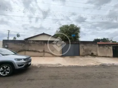 Casa com 3 Quartos à venda, 660m² no , Hidrolândia
