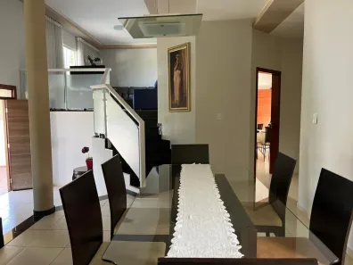 Casa com 4 Quartos à venda, 254m² no Morada da Colina, Uberlândia