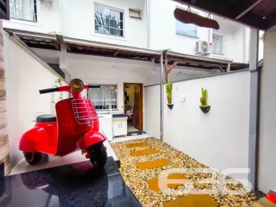 Sobrado com 2 Quartos à venda, 64m² no Jarivatuba, Joinville