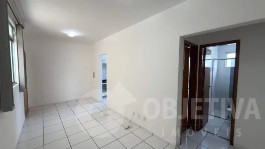 Apartamento com 3 Quartos para alugar, 60m² no Cazeca, Uberlândia