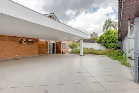 Sobrado com 4 Quartos para venda ou aluguel, 365m² no Jardim Prudência, São Paulo