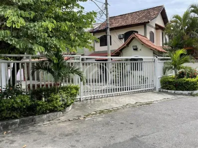 Casa de Condomínio com 3 Quartos à venda, 129m² no Pechincha, Rio de Janeiro