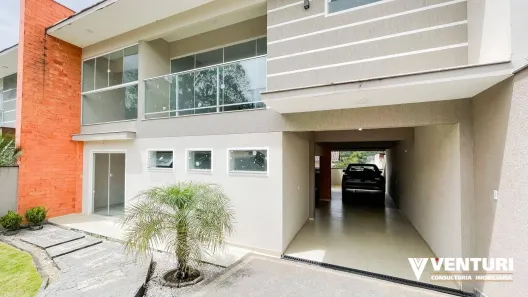 Casa com 3 Quartos para alugar, 252m² no Velha Central, Blumenau