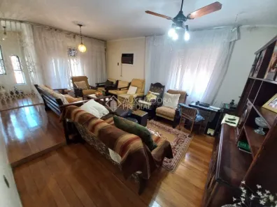 Casa com 4 Quartos à venda, 651m² no Medianeira, Porto Alegre