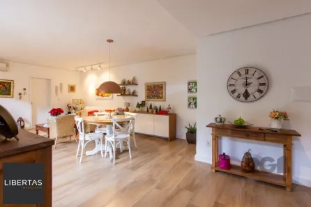 Casa com 5 Quartos à venda, 270m² no Guarujá, Porto Alegre
