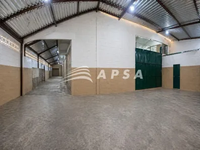 Galpão/Depósito/Armazém para alugar, 950m² no Taquara, Rio de Janeiro