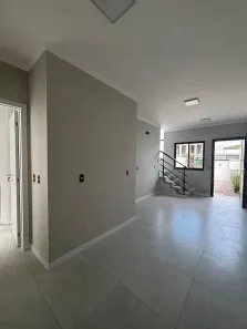 Sobrado com 2 Quartos à venda, 67m² no Rio do Meio, Itajaí