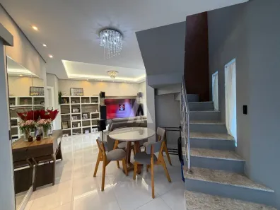 Sobrado com 3 Quartos à venda, 126m² no Boa Vista, Joinville