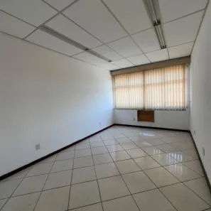 Sala Comercial à venda, 25m² no Tauá, Rio de Janeiro