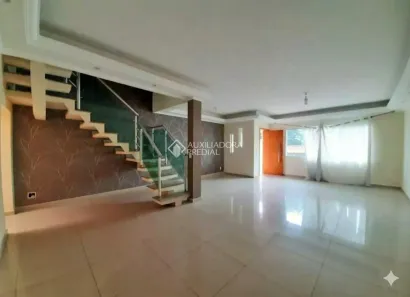 Sobrado com 2 Quartos para alugar, 100m² no Parque Gerassi, Santo André