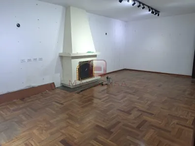 Casa com 3 Quartos para alugar, 200m² no Jardim Teresa, São Paulo