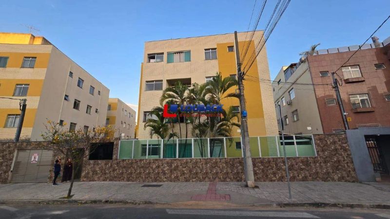 Apartamento com 3 quartos — Planalto, Belo Horizonte