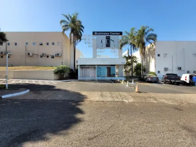 Ponto Comercial para alugar, 32m² no Santa Mônica, Uberlândia