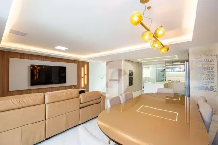Casa de Condomínio com 4 Quartos à venda, 250m² no Charitas, Niterói