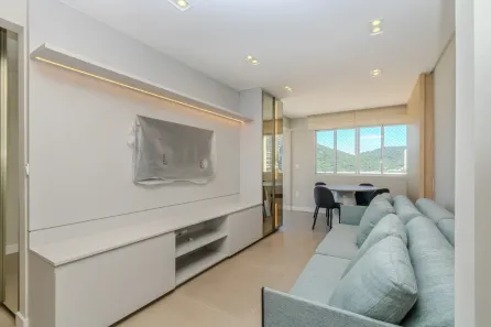 Apartamento com 2 Quartos para alugar, 81m² no Centro, Balneário Camboriú
