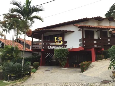 Casa de Condomínio com 3 Quartos à venda, 240m² no Piratininga, Niterói